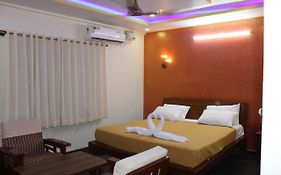 Golden Pride Hotel