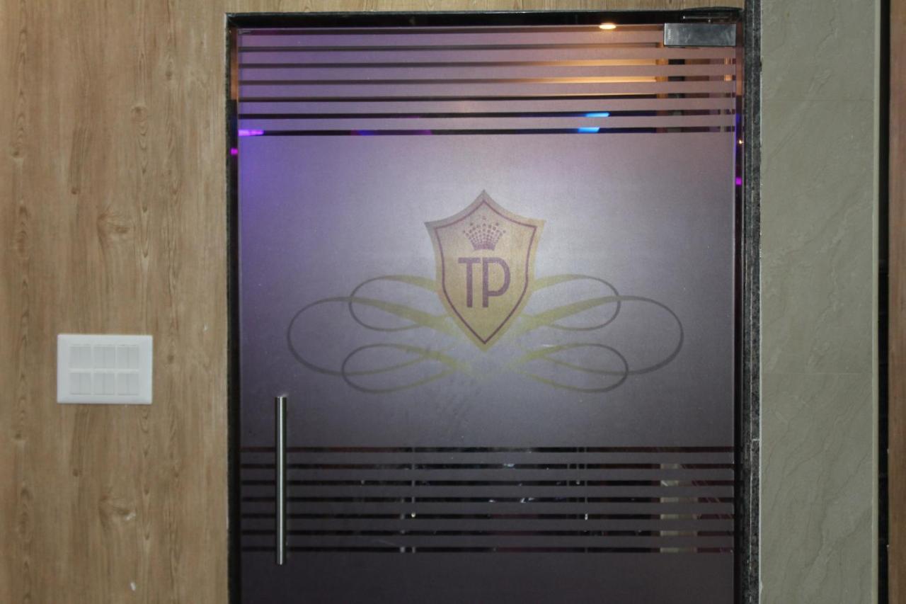 Golden Pride Hotel カナーカプラ エクステリア 写真