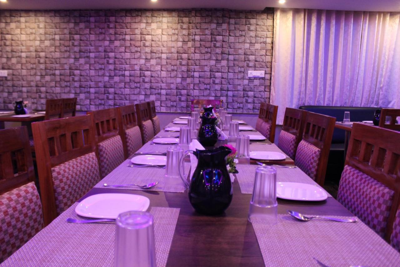 Golden Pride Hotel カナーカプラ エクステリア 写真